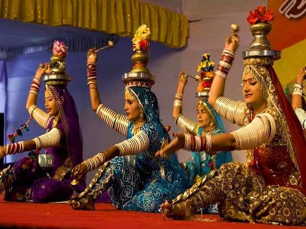 Traditional Terah Tali dance costume